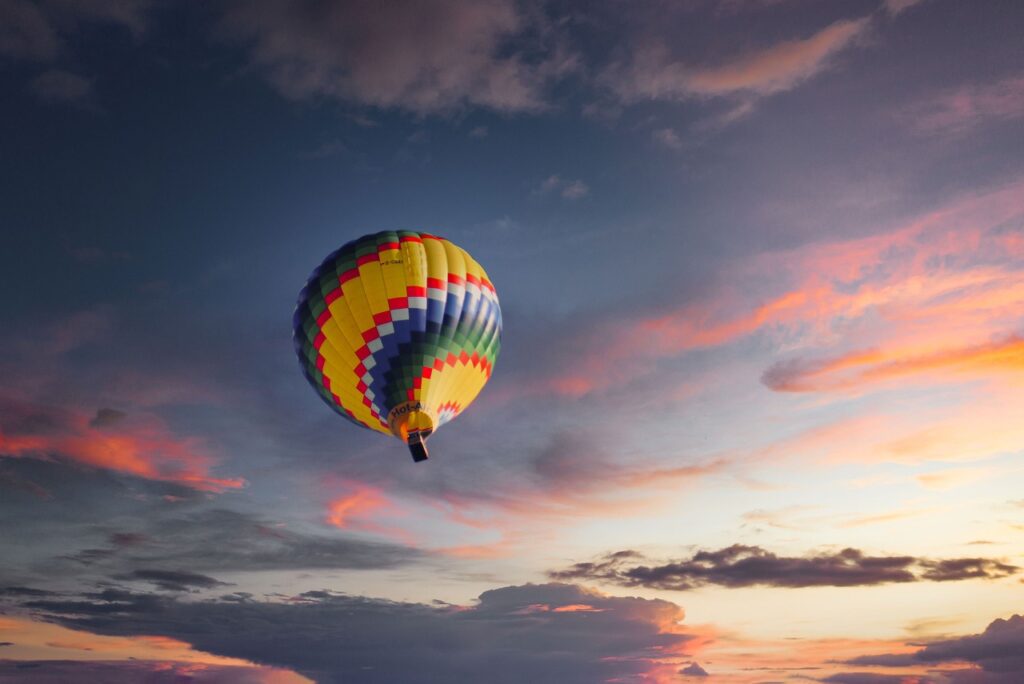 balloon, hot air balloon, freedom, heaven, flying, airship, ballooning, multicoloured, dream, clouds, adventure, traffic, outlook, foresight, heavenly, to travel, vacations, nature, air, evening mood, sunset, weather, balloon, balloon, dream, dream, dream, dream, dream